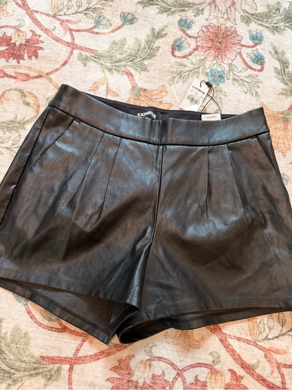 Express Black Faux Leather High-Waist Pleated Women’s Shorts